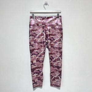 Fabletics Pink Camo Women’s Leggings Size Medium